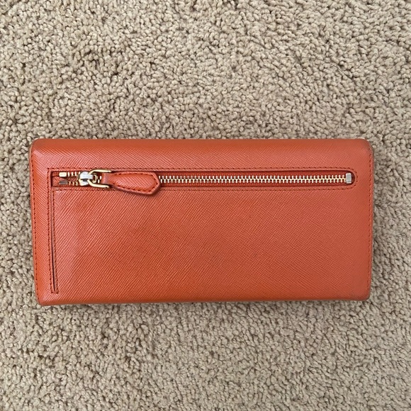 Prada Large Saffiano Leather Wallet - Picture 4 of 10